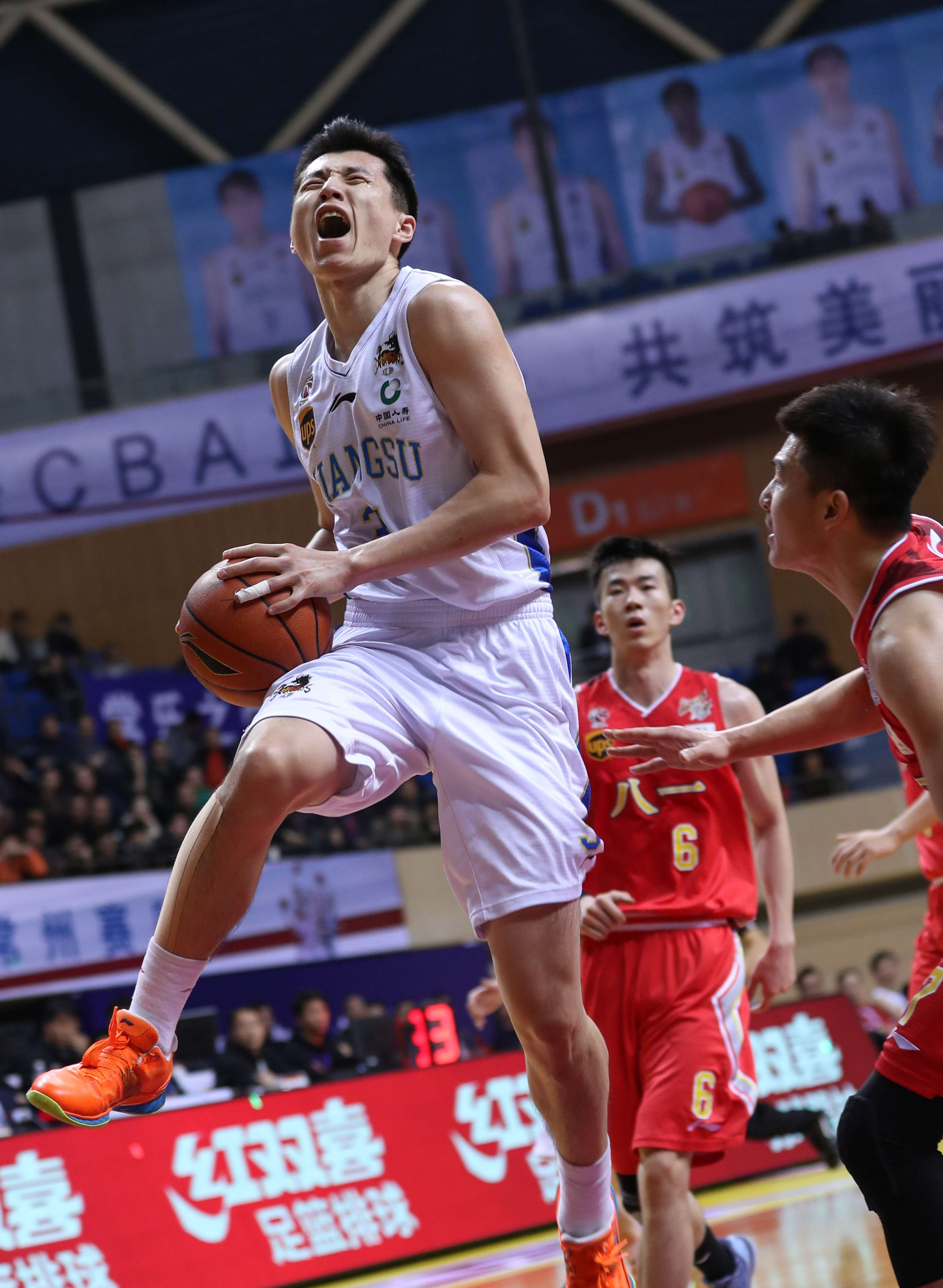 热传：莫德里奇CBA常规赛综述(莫兰德对阿不都犯规吃到季后赛第3次违体)